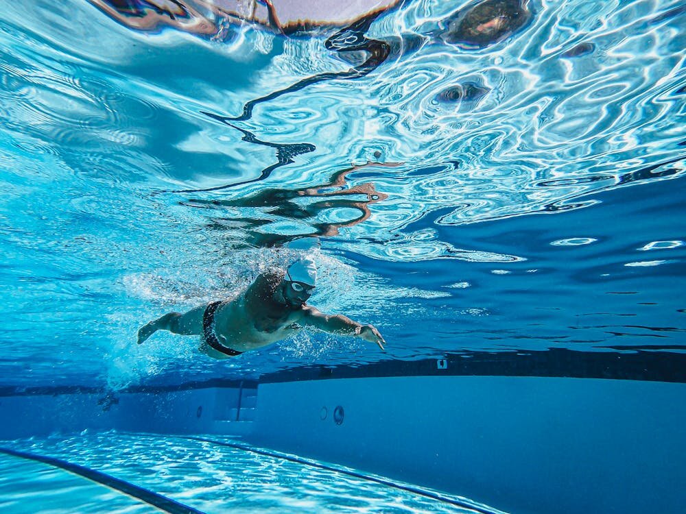 11 Common Swimming Mistakes (And How To Fix Them)